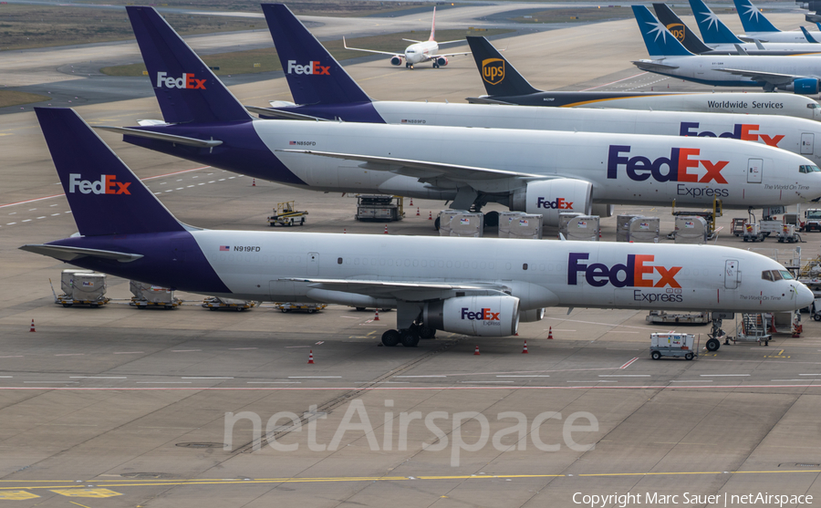 FedEx Boeing 757-23A(SF) (N919FD) | Photo 233838