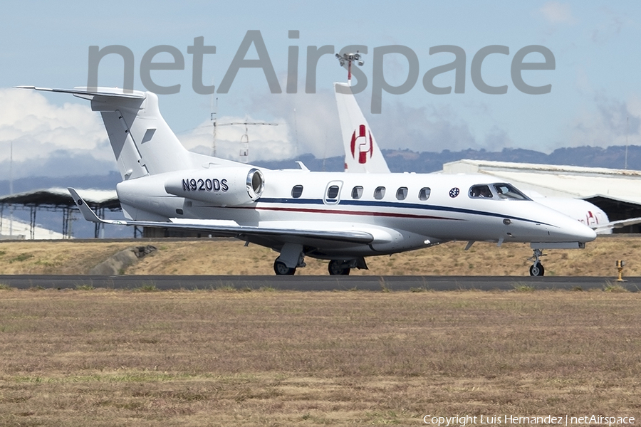 (Private) Embraer EMB-505 Phenom 300 (N920DS) | Photo 451500