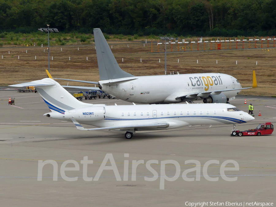 (Private) Bombardier BD-700-1A10 Global 6000 (N921MT) | Photo 524692