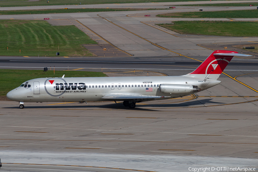 Northwest Airlines McDonnell Douglas DC-9-31 (N921RW) | Photo 191194