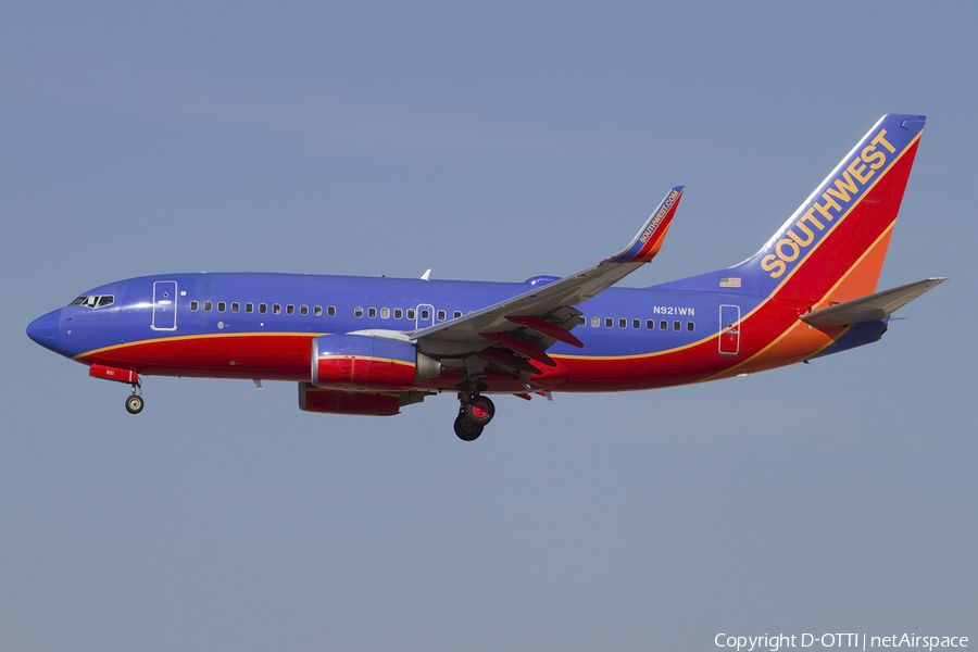 Southwest Airlines Boeing 737-7H4 (N921WN) | Photo 424953