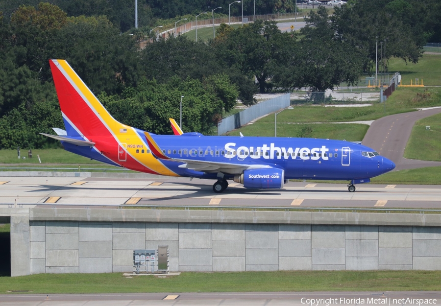 Southwest Airlines Boeing 737-7H4 (N921WN) | Photo 320903