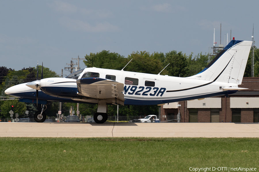 (Private) Piper PA-34-220T Seneca IV (N9223R) | Photo 641622