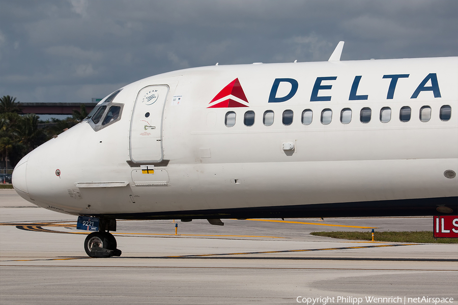 Delta Air Lines McDonnell Douglas MD-88 (N922DL) | Photo 241455