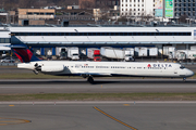 Delta Air Lines McDonnell Douglas MD-88 (N922DL) at  New York - John F. Kennedy International, United States