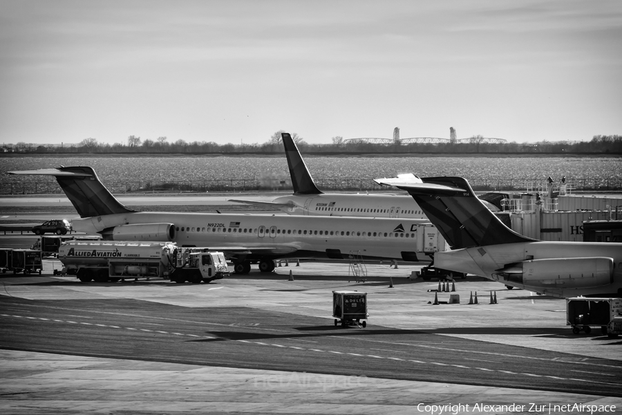 Delta Air Lines McDonnell Douglas MD-88 (N922DL) | Photo 158446