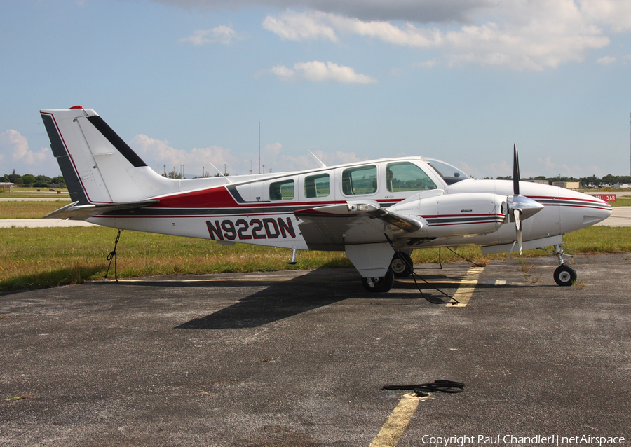 (Private) Beech 58 Baron (N922DN) | Photo 494346