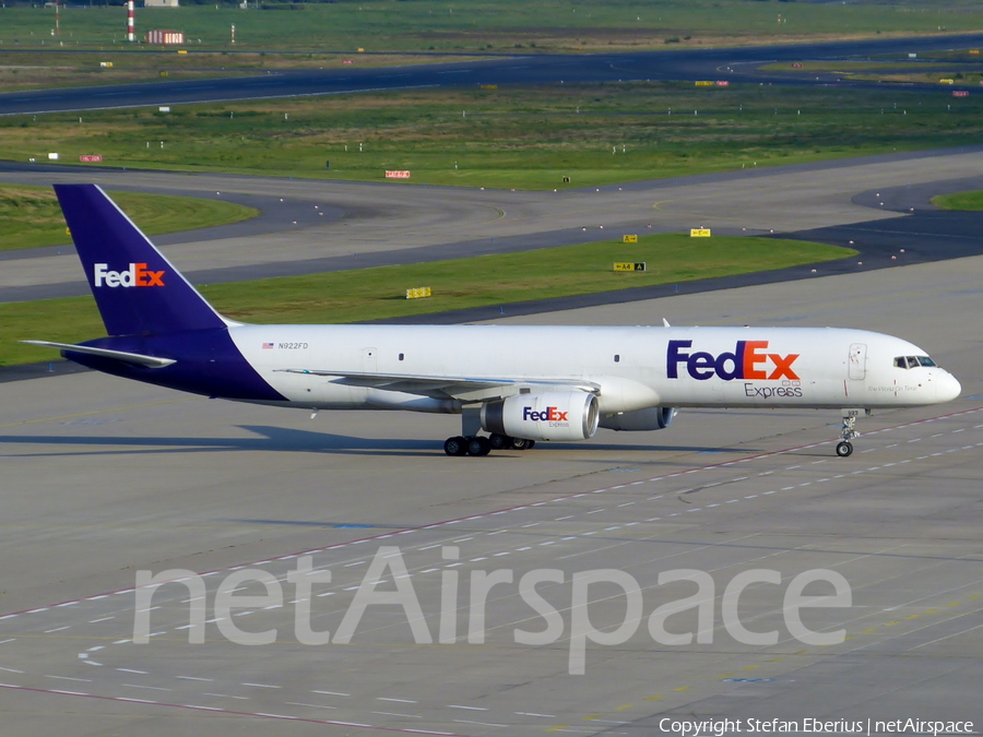 FedEx Boeing 757-23A(SF) (N922FD) | Photo 418903