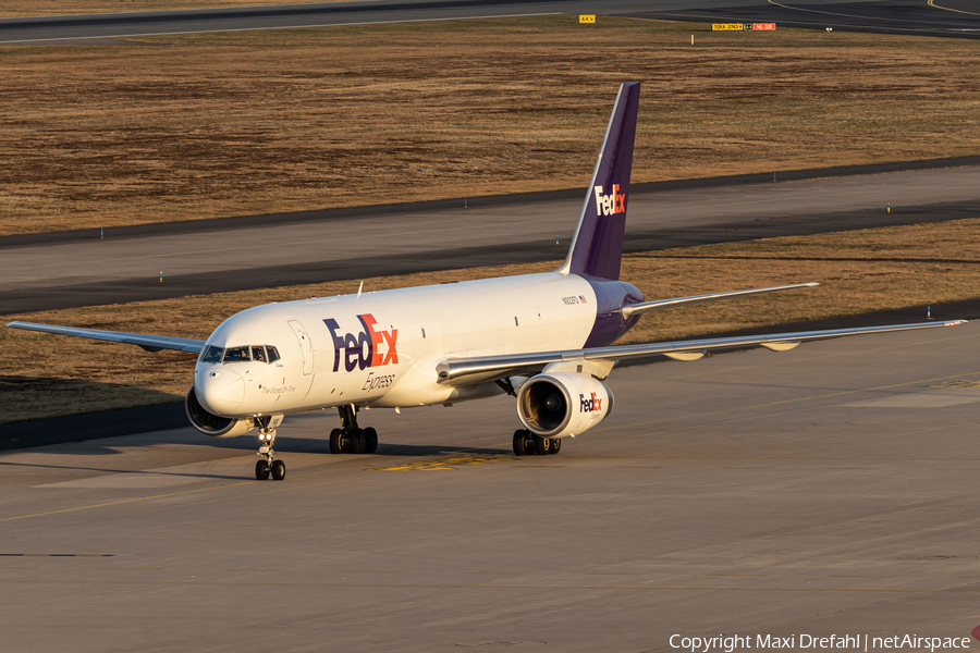 FedEx Boeing 757-23A(SF) (N922FD) | Photo 500314