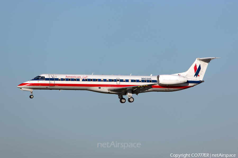 American Eagle Embraer ERJ-145LR (N923AE) | Photo 38048