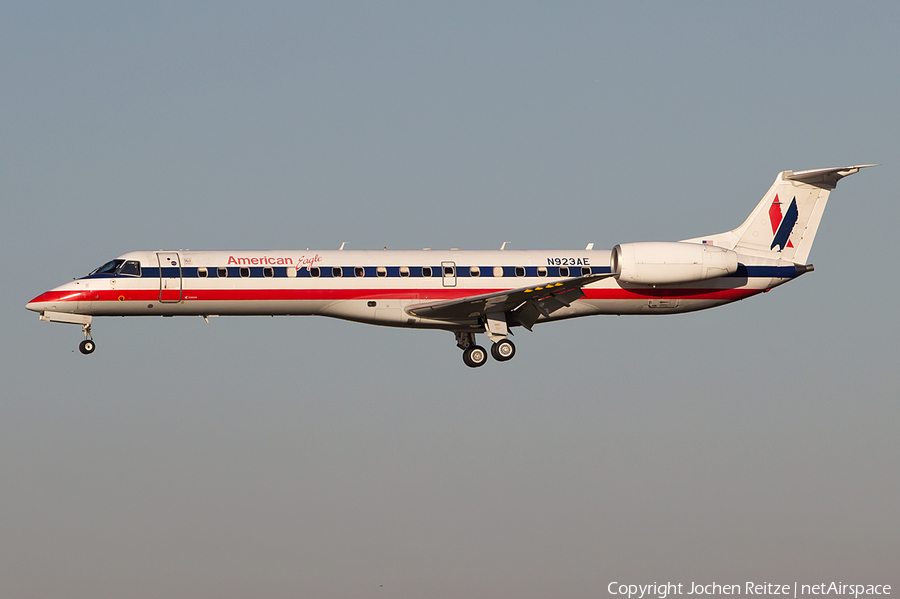 American Eagle Embraer ERJ-145LR (N923AE) | Photo 39835