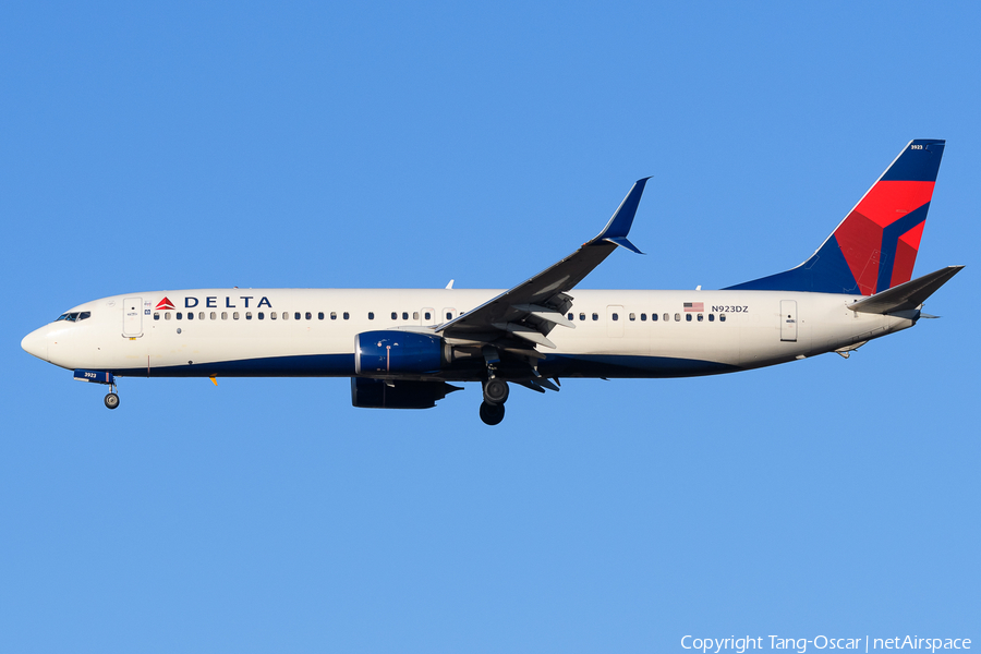 Delta Air Lines Boeing 737-932(ER) (N923DZ) | Photo 559863