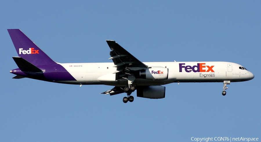 FedEx Boeing 757-204(SF) (N923FD) | Photo 444759