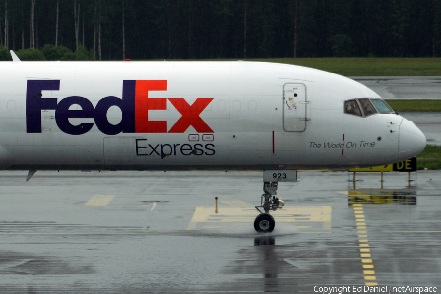 FedEx Boeing 757-204(SF) (N923FD) | Photo 52509