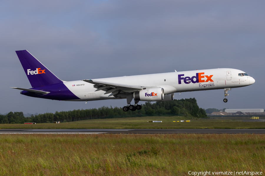 FedEx Boeing 757-204(SF) (N923FD) | Photo 572958