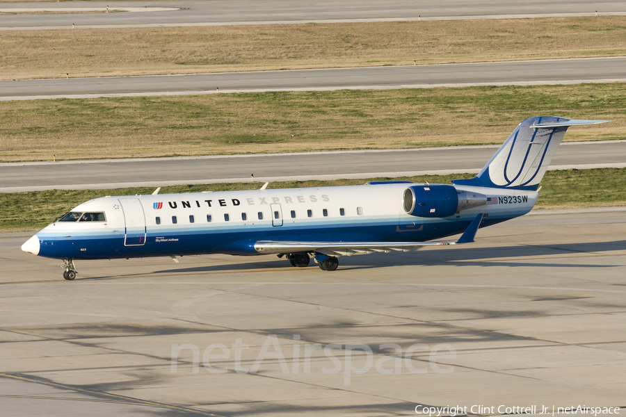 United Express (SkyWest Airlines) Bombardier CRJ-200LR (N923SW) | Photo 41231