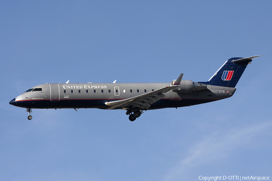 United Express (SkyWest Airlines) Bombardier CRJ-200LR (N923SW) | Photo 278955