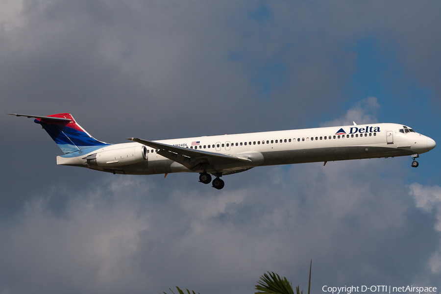 Delta Air Lines McDonnell Douglas MD-88 (N924DL) | Photo 228592