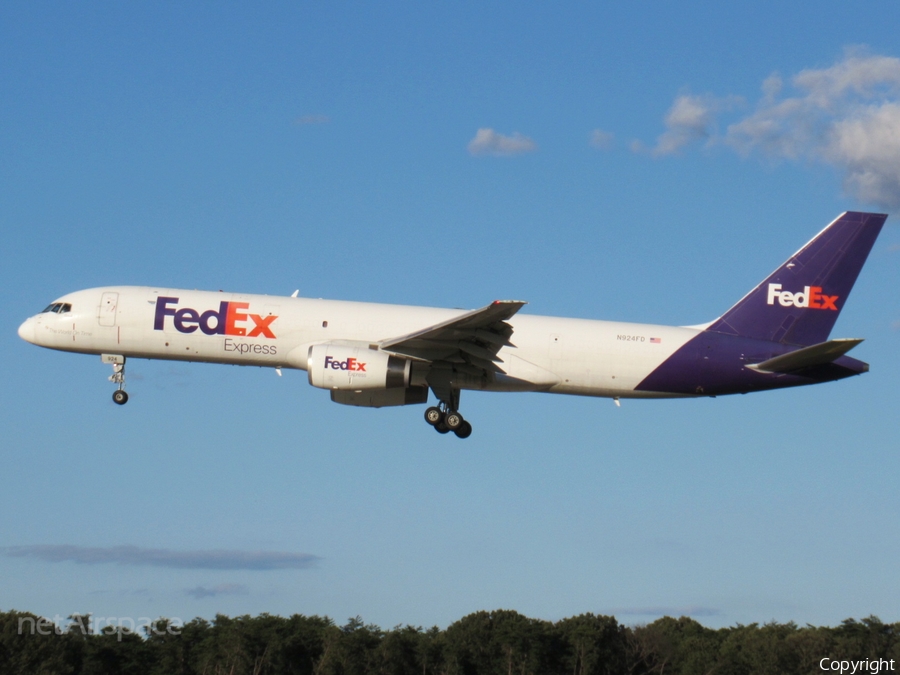 FedEx Boeing 757-204(SF) (N924FD) | Photo 402703