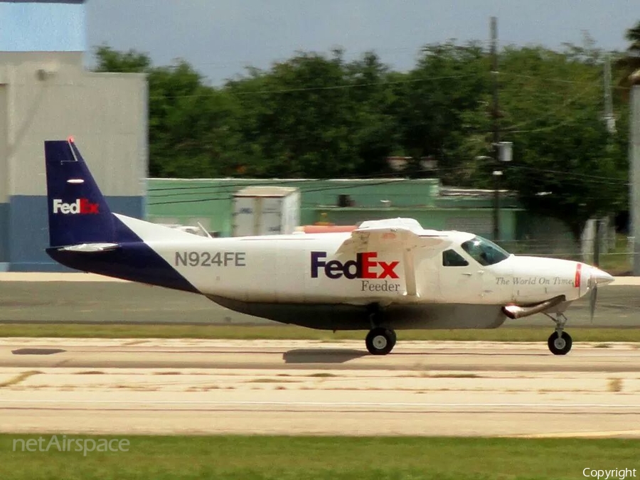 FedEx Feeder (Mountain Air Cargo) Cessna 208B Super Cargomaster (N924FE) | Photo 53762