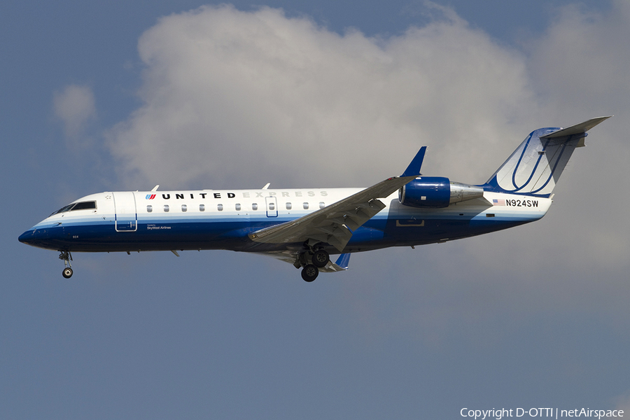 United Express (SkyWest Airlines) Bombardier CRJ-200LR (N924SW) | Photo 337971