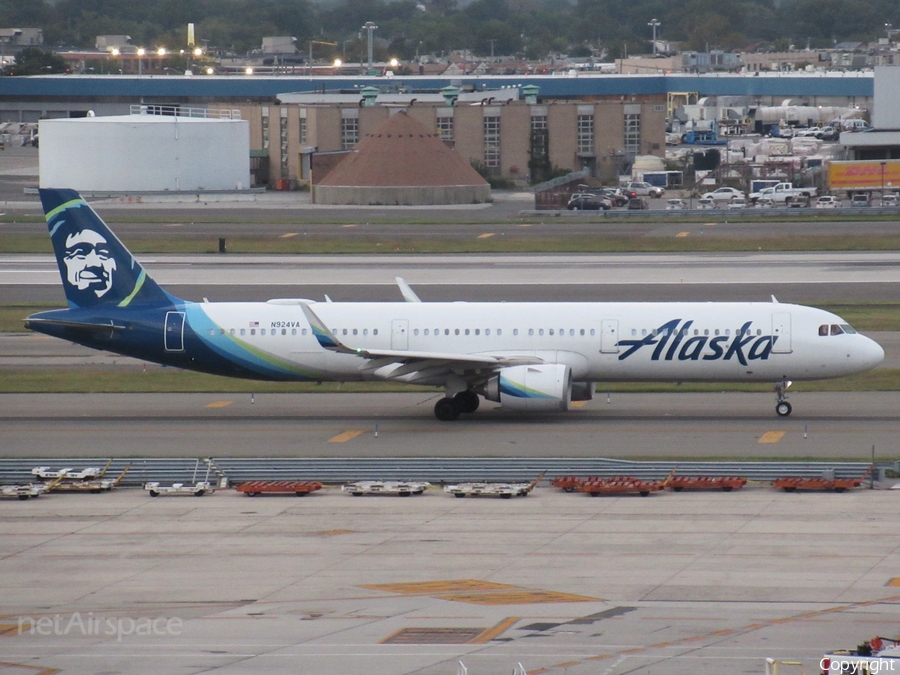 Alaska Airlines Airbus A321-253N (N924VA) | Photo 583761