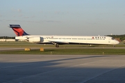 Delta Air Lines McDonnell Douglas MD-90-30 (N925DN) at  Madison - Dane County Regional, United States