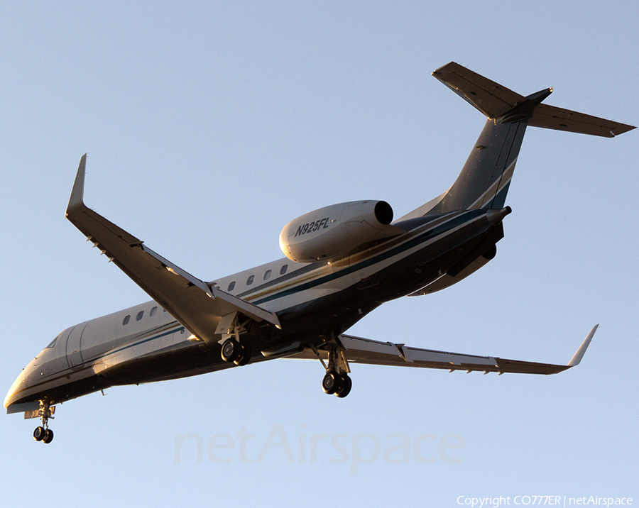 Flight Options Embraer EMB-135BJ Legacy 600 (N925FL) | Photo 3643