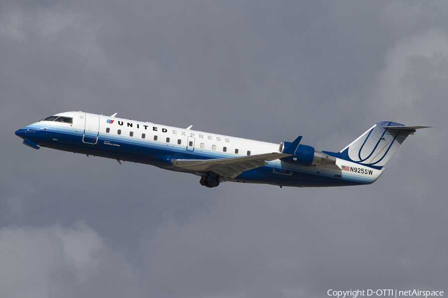 United Express (SkyWest Airlines) Bombardier CRJ-200LR (N925SW) | Photo 333707