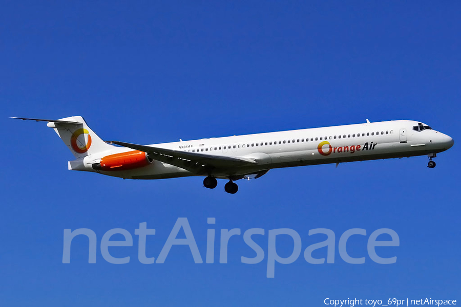 Orange Air McDonnell Douglas MD-83 (N926AV) | Photo 68066