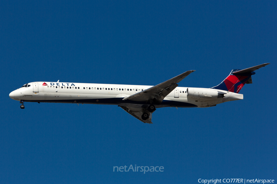 Delta Air Lines McDonnell Douglas MD-88 (N927DA) | Photo 149552