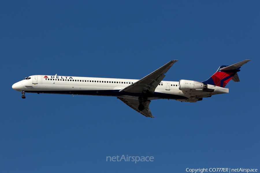 Delta Air Lines McDonnell Douglas MD-90-30 (N927DN) | Photo 149993