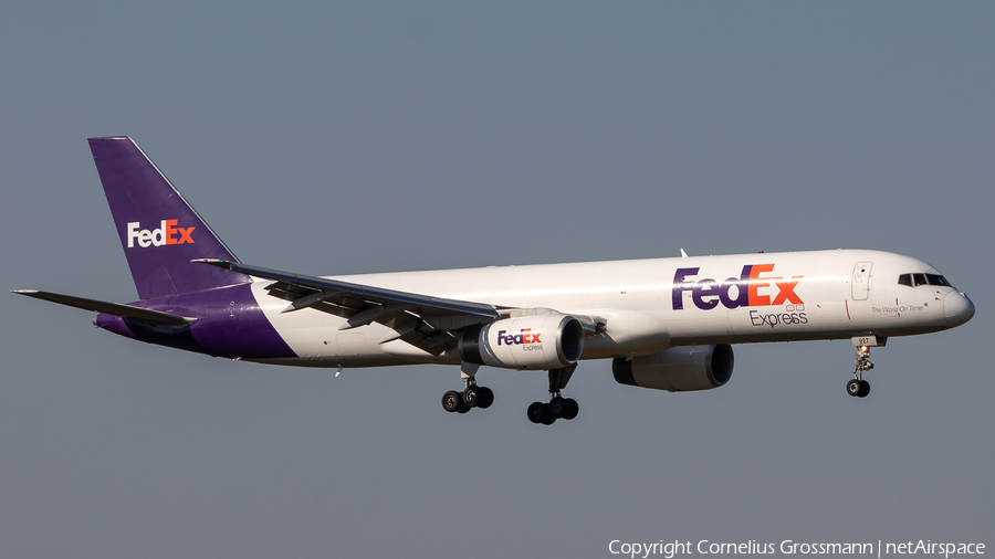 FedEx Boeing 757-204(SF) (N927FD) | Photo 397741