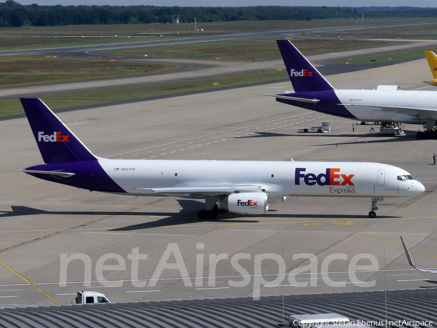 FedEx Boeing 757-204(SF) (N927FD) | Photo 510883