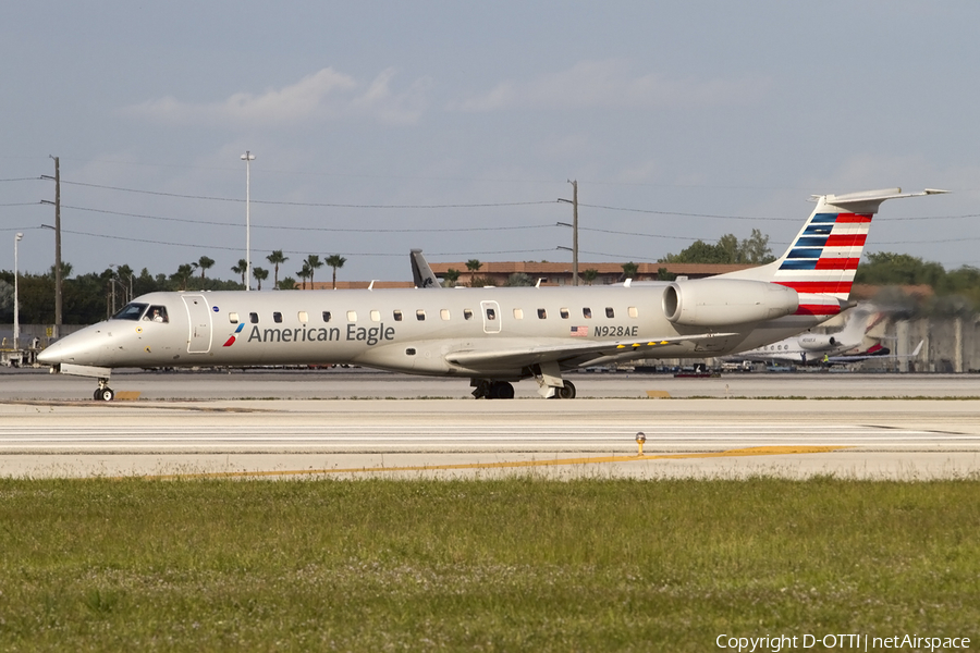 American Eagle Embraer ERJ-145LR (N928AE) | Photo 421949