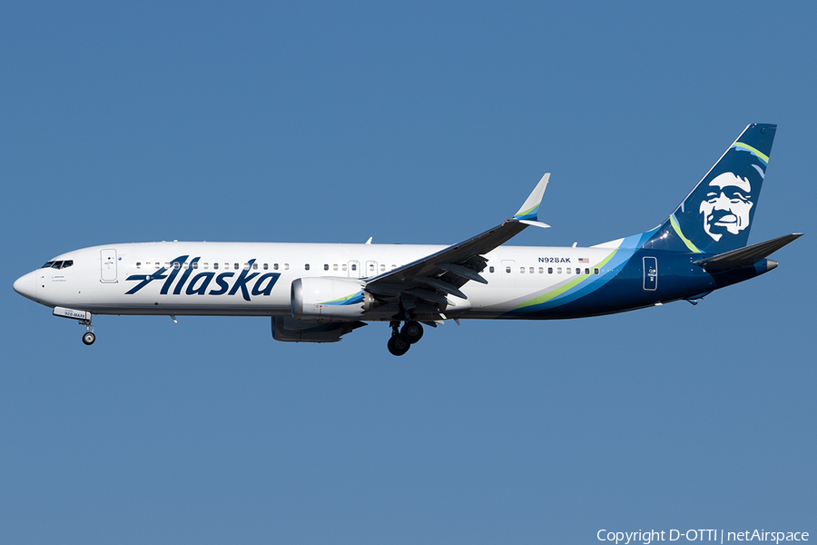 Alaska Airlines Boeing 737-9 MAX (N928AK) | Photo 523261