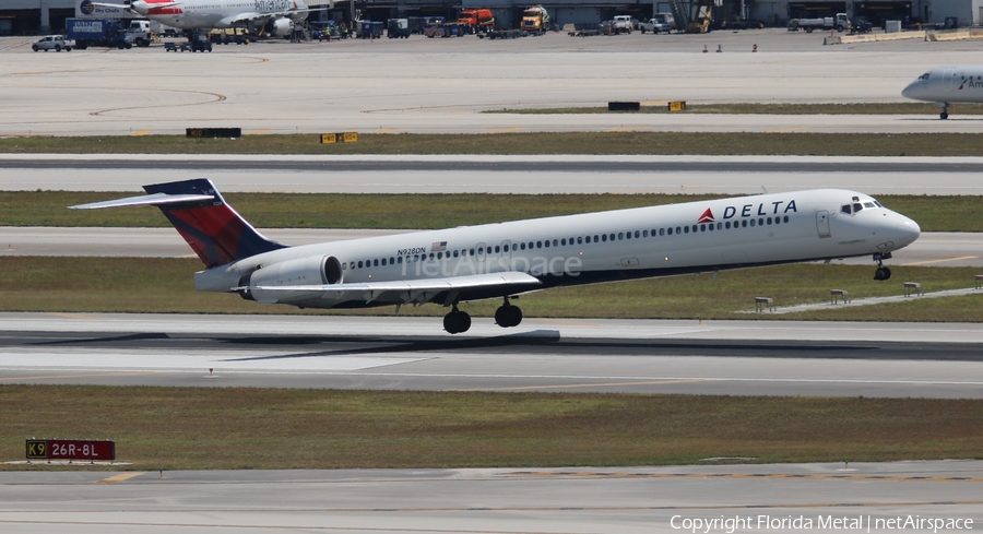 Delta Air Lines McDonnell Douglas MD-90-30 (N928DN) | Photo 321280