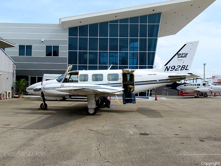 Island Birds Piper PA-31-350 Navajo Chieftain (N92BL) | Photo 213217
