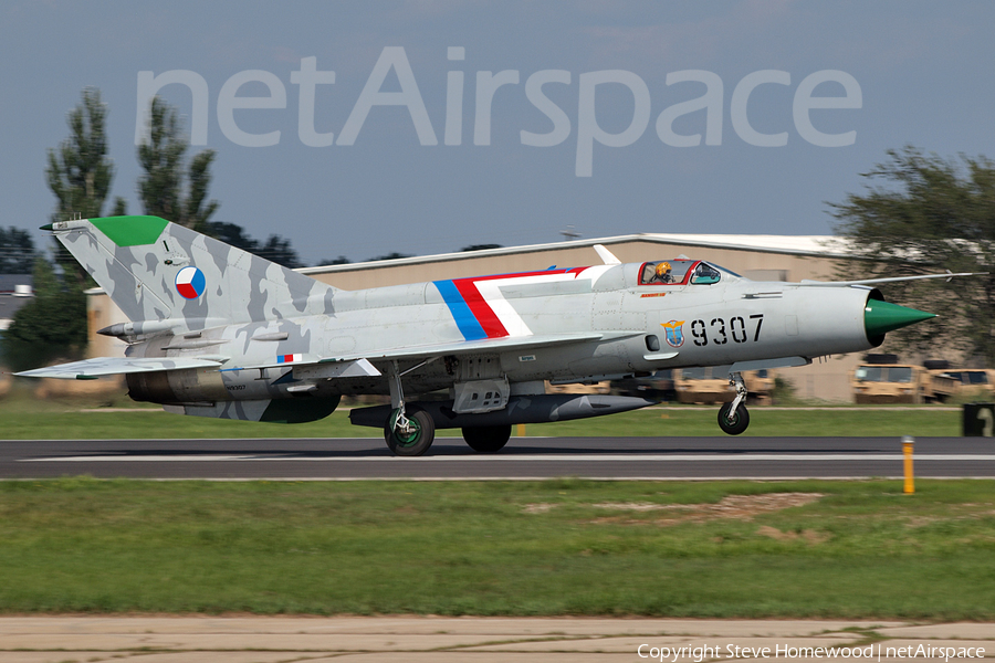 (Private) Mikoyan-Gurevich MiG-21MF Fishbed-J (N9307) | Photo 49349