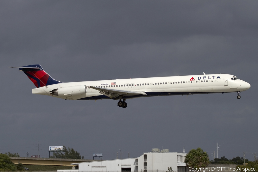 Delta Air Lines McDonnell Douglas MD-88 (N931DL) | Photo 422558