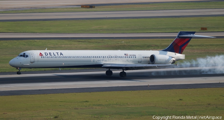 Delta Air Lines McDonnell Douglas MD-90-30 (N931DN) | Photo 300123