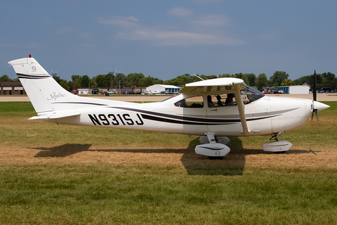 TSS Flying Club Cessna 182S Skylane (N931SJ) at  Oshkosh - Wittman Regional, United States