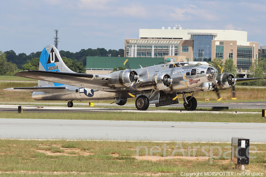 Commemorative Air Force Boeing B-17G Flying Fortress (N9323Z) | Photo 64422
