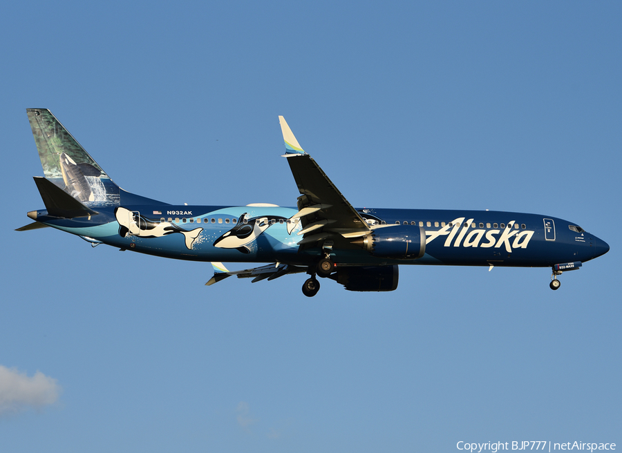 Alaska Airlines Boeing 737-9 MAX (N932AK) | Photo 527126