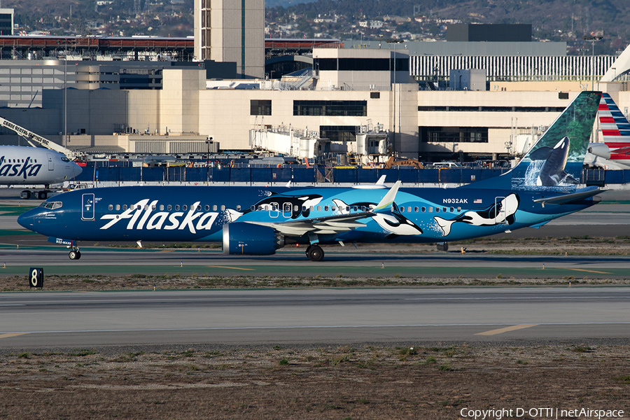 Alaska Airlines Boeing 737-9 MAX (N932AK) | Photo 540246