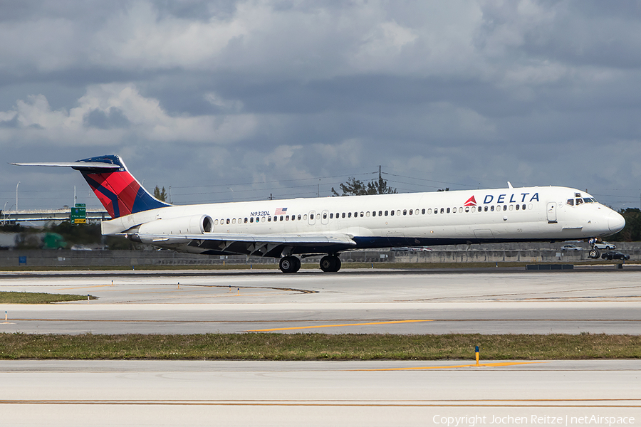 Delta Air Lines McDonnell Douglas MD-88 (N932DL) | Photo 228468