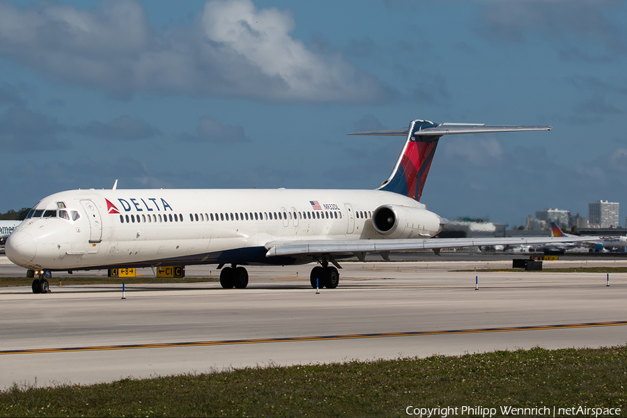 Delta Air Lines McDonnell Douglas MD-88 (N932DL) | Photo 241414