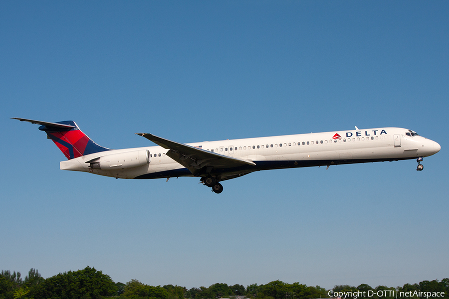 Delta Air Lines McDonnell Douglas MD-88 (N932DL) | Photo 386137