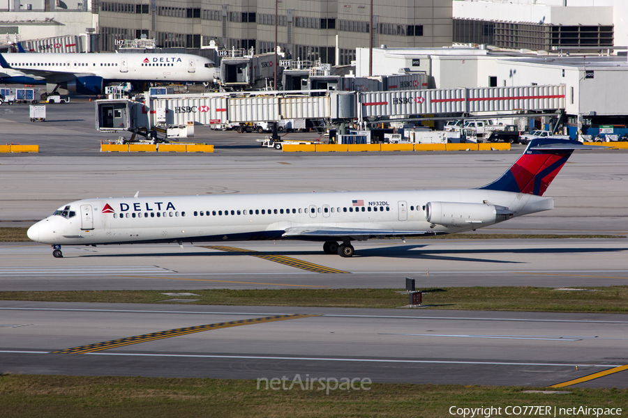 Delta Air Lines McDonnell Douglas MD-88 (N932DL) | Photo 37989