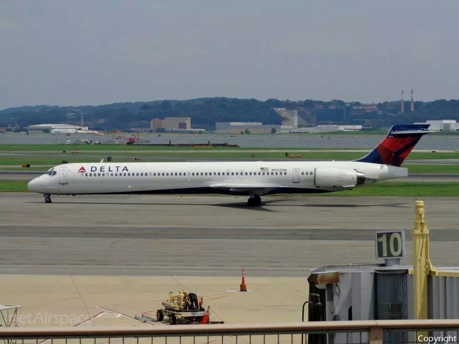 Delta Air Lines McDonnell Douglas MD-90-30 (N932DN) | Photo 59811